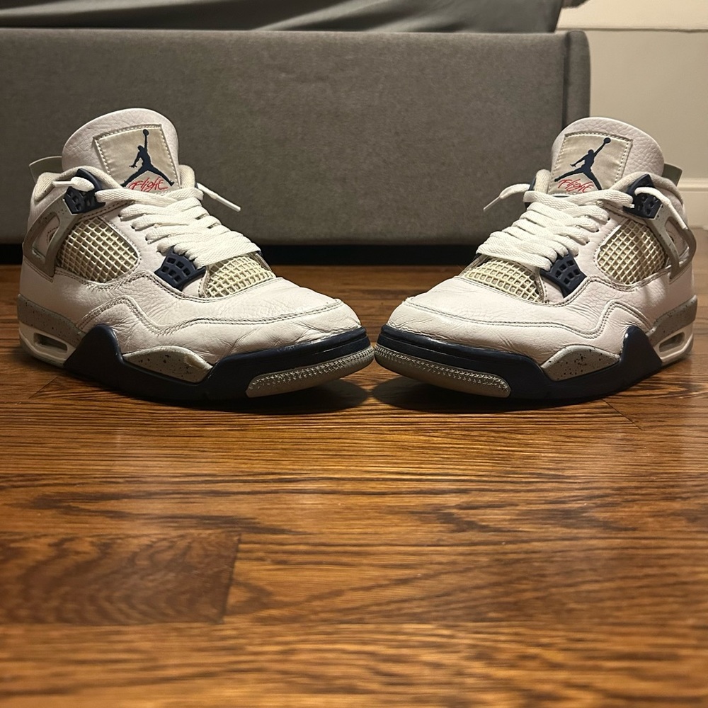 Jordan 4 midnight navy size 9.5